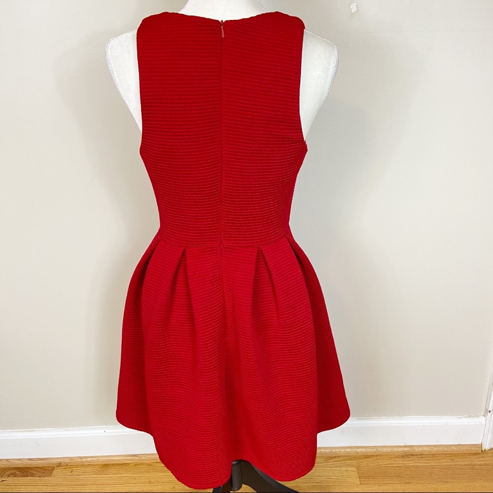 4/$25 Topshop red fit and flare sleeveless dress - Picture 6 of 11